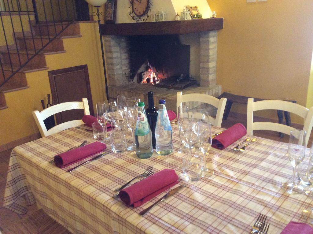 Agriturismo Le Vigne Foligno Extérieur photo