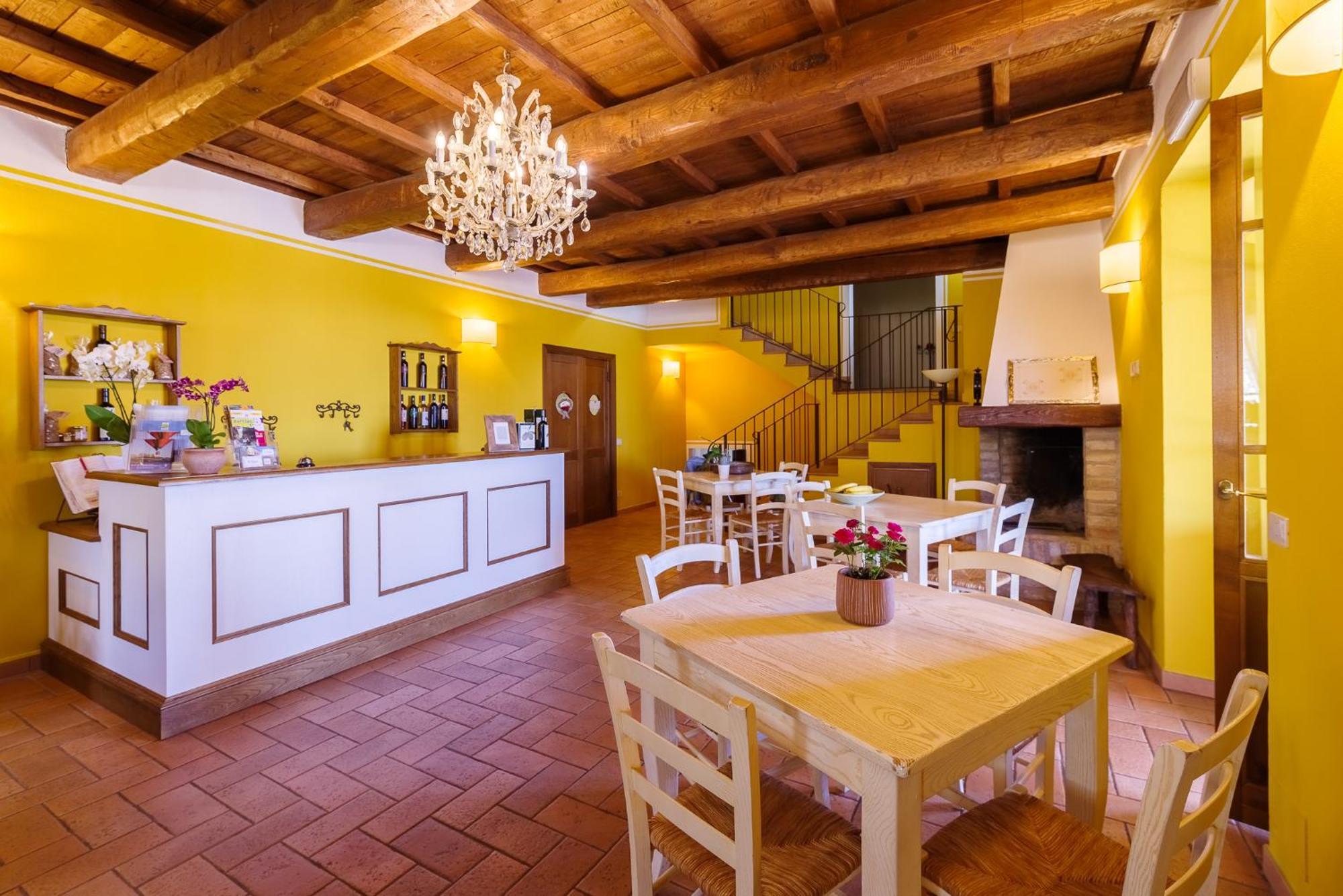 Agriturismo Le Vigne Foligno Extérieur photo