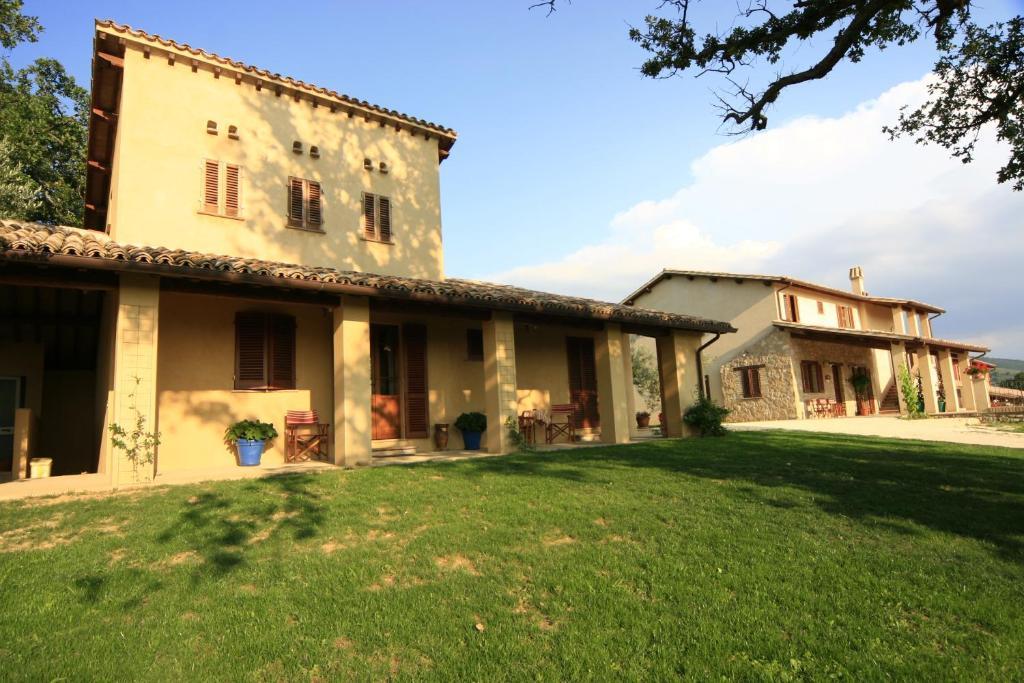 Agriturismo Le Vigne Foligno Extérieur photo